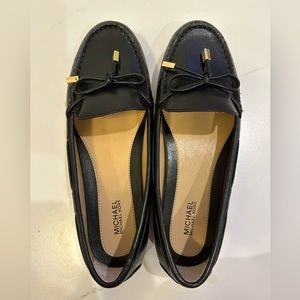 Michael Kors Daisy Moc Leather in Black